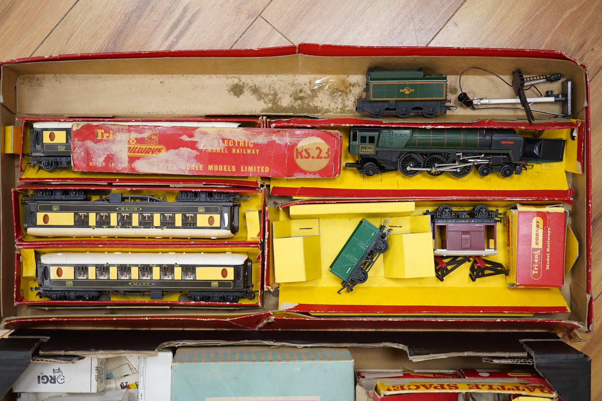 A collection of Tri-ang Railways and Tri-ang Hornby 00 gauge railway, including; an RS.23 train set comprising a Britannia Class locomotive and three Pullman Cars, a Battle Space Anti Aircraft Searchlight Wagon (R.341K),